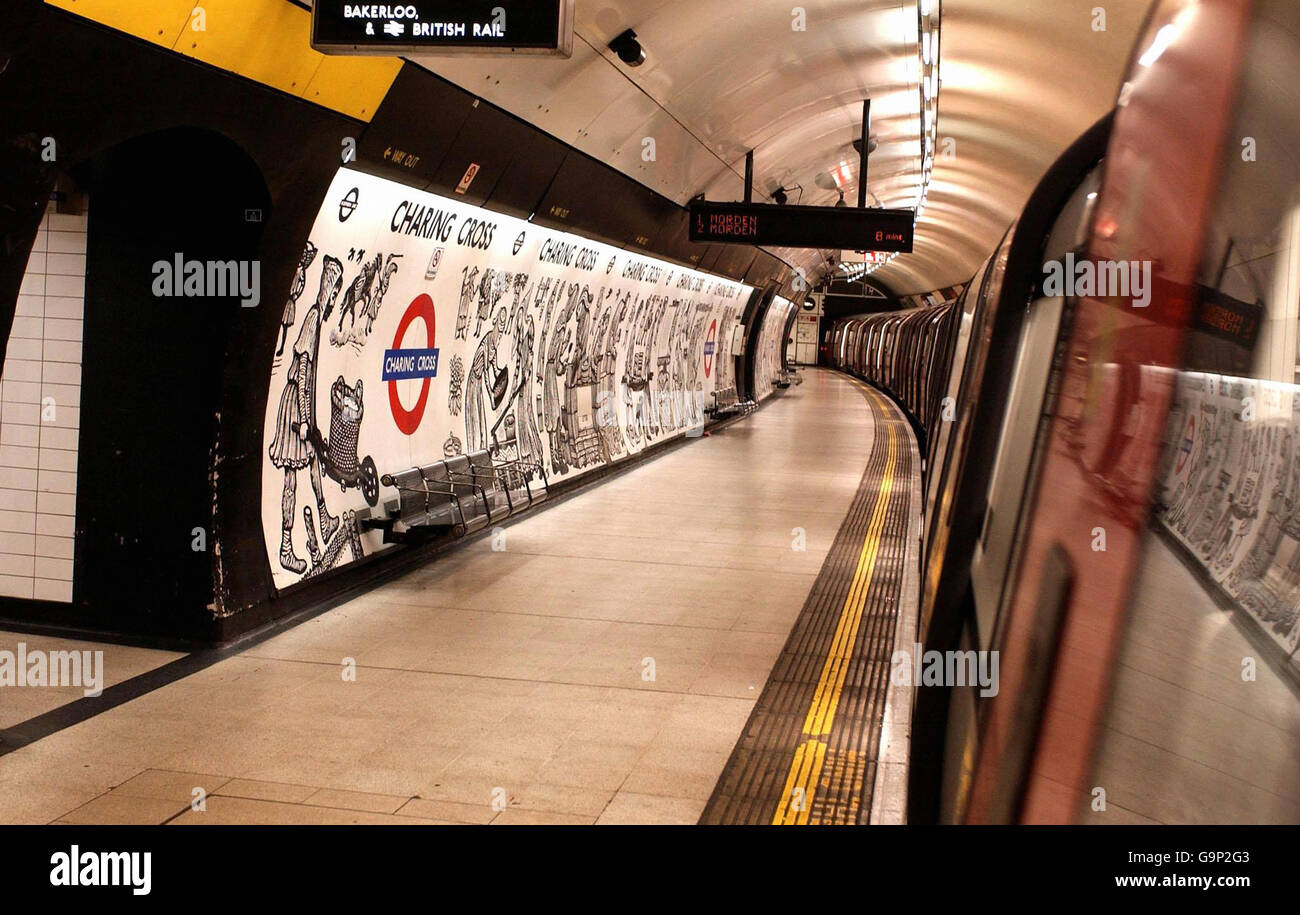 Photo générique d'une station de métro Charing Cross, Londres. Banque D'Images