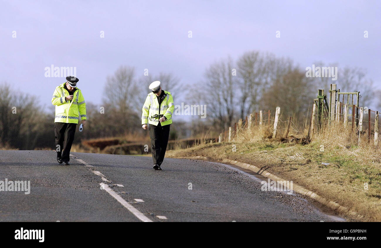 5 morts dans un accident de la route.Tayside police sur les lieux de l'accident de la route A85 Perth-Crieff où cinq personnes ont perdu la vie. Banque D'Images