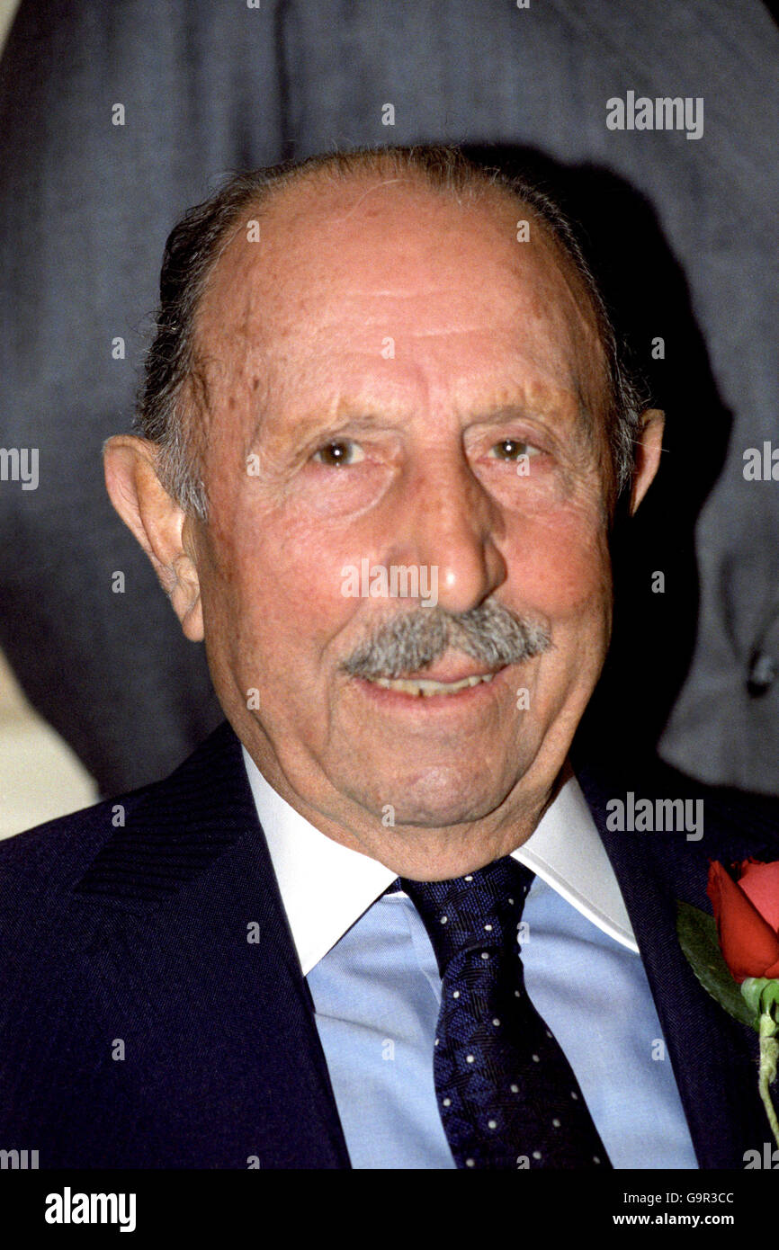 Lord Charles forte un des 'Men de l'année 1991' PA photo par Jim James 25/12/1991 Banque D'Images