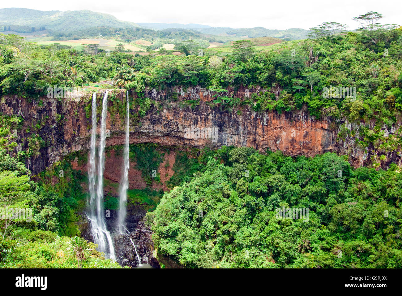 chutes-de-chamarel-banque-de-photographies-et-d-images-haute