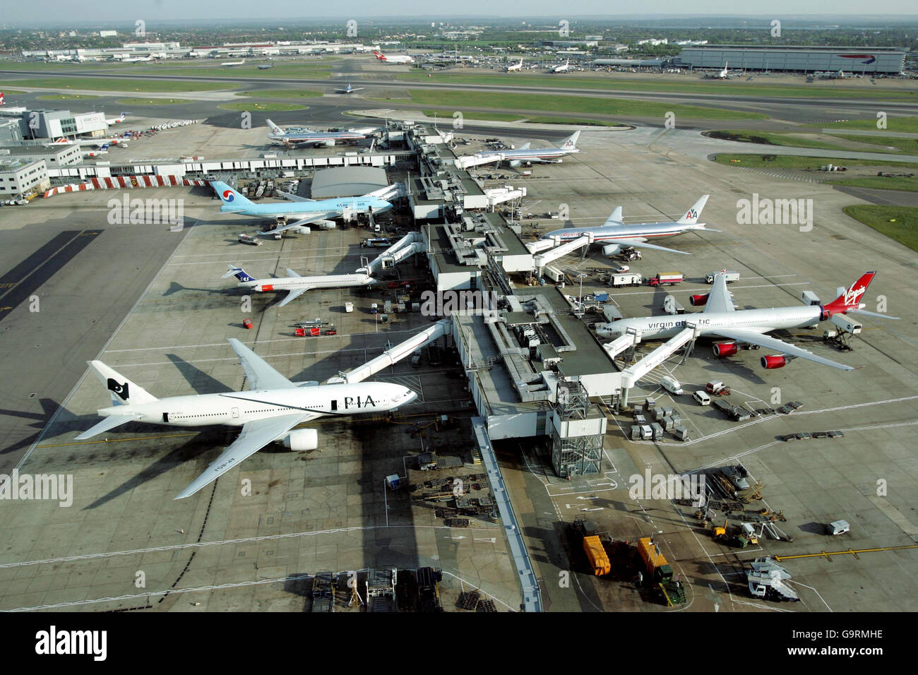 Vue depuis la nouvelle tour de contrôle de l'aéroport d'Heathrow qui devrait commencer à gérer tous les mouvements de l'aéroport à partir du samedi 21 avril. 18/04/2007. Banque D'Images