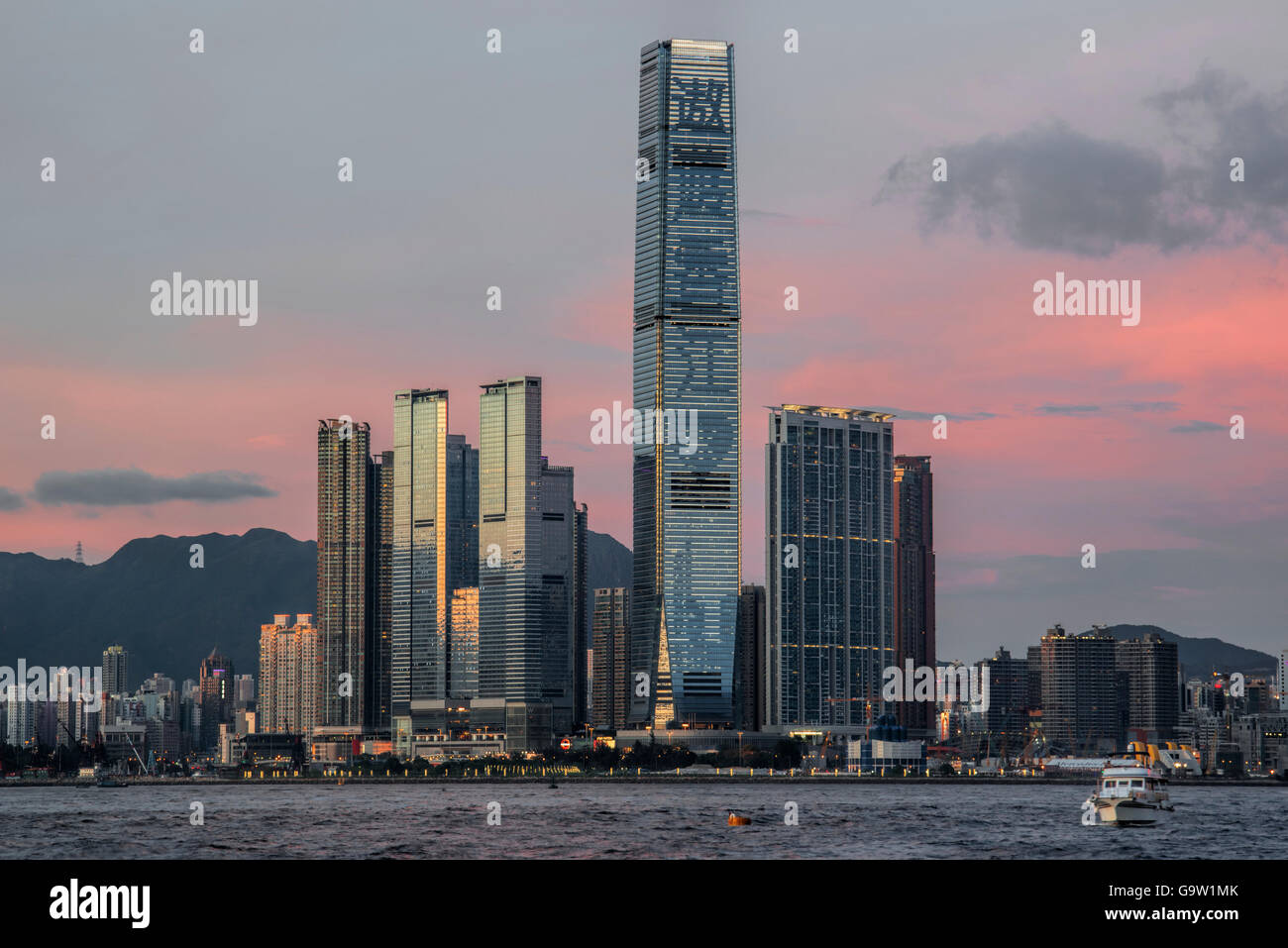 La nouvelle ville de Kowloon et de Hong Kong, le plus haut bâtiment de l'International commerce center ICC, Hong Kong, Chine. Banque D'Images