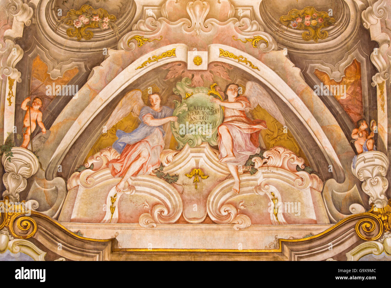 BRESCIA, ITALIE, 2016 : la fresque des anges comme le symbole de vertu cardinale de l'amour dans Chiesa di Santa Maria della Carita Banque D'Images