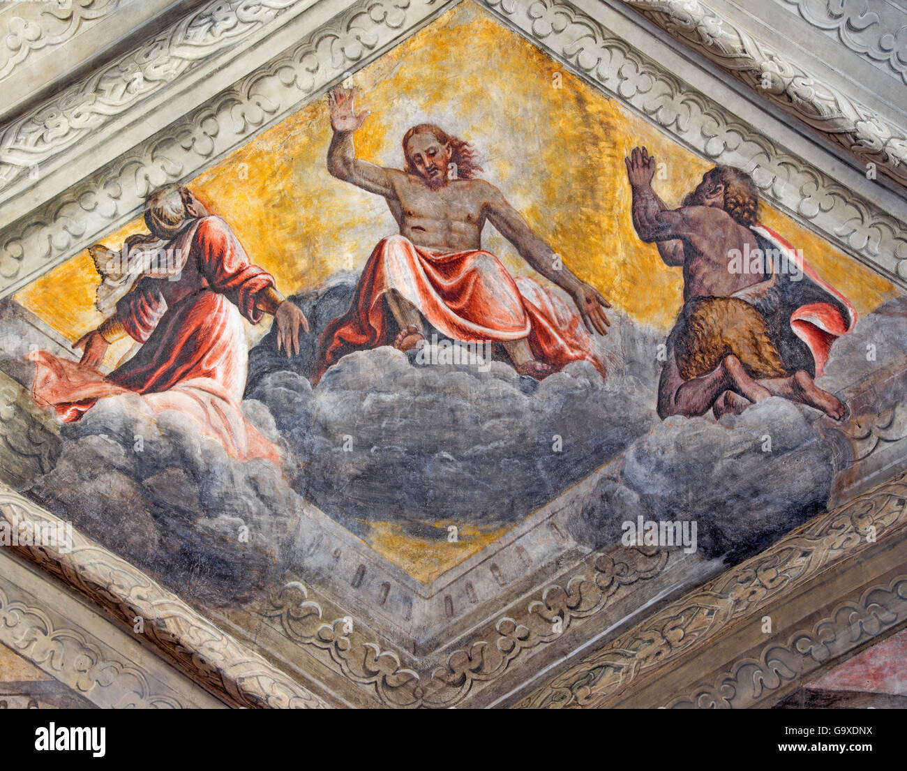 BRESCIA, ITALIE, 2016 - Fresque de Jésus avec la Vierge Marie et saint Jean Baptiste à l'église Chiesa del Santissimo Corpo di Cristo Banque D'Images