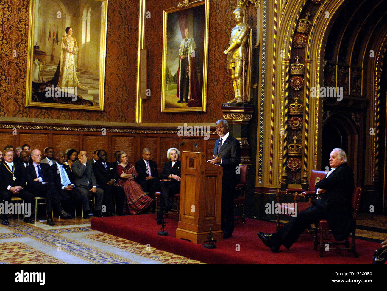 Kofi Annan, l'ancien Secrétaire général des Nations Unies, lors de son allocution devant les deux chambres du Parlement, pour commémorer le bicentenaire de l'abolition de la traite des esclaves à la Galerie royale de la Chambre du Parlement à Londres cet après-midi. Banque D'Images