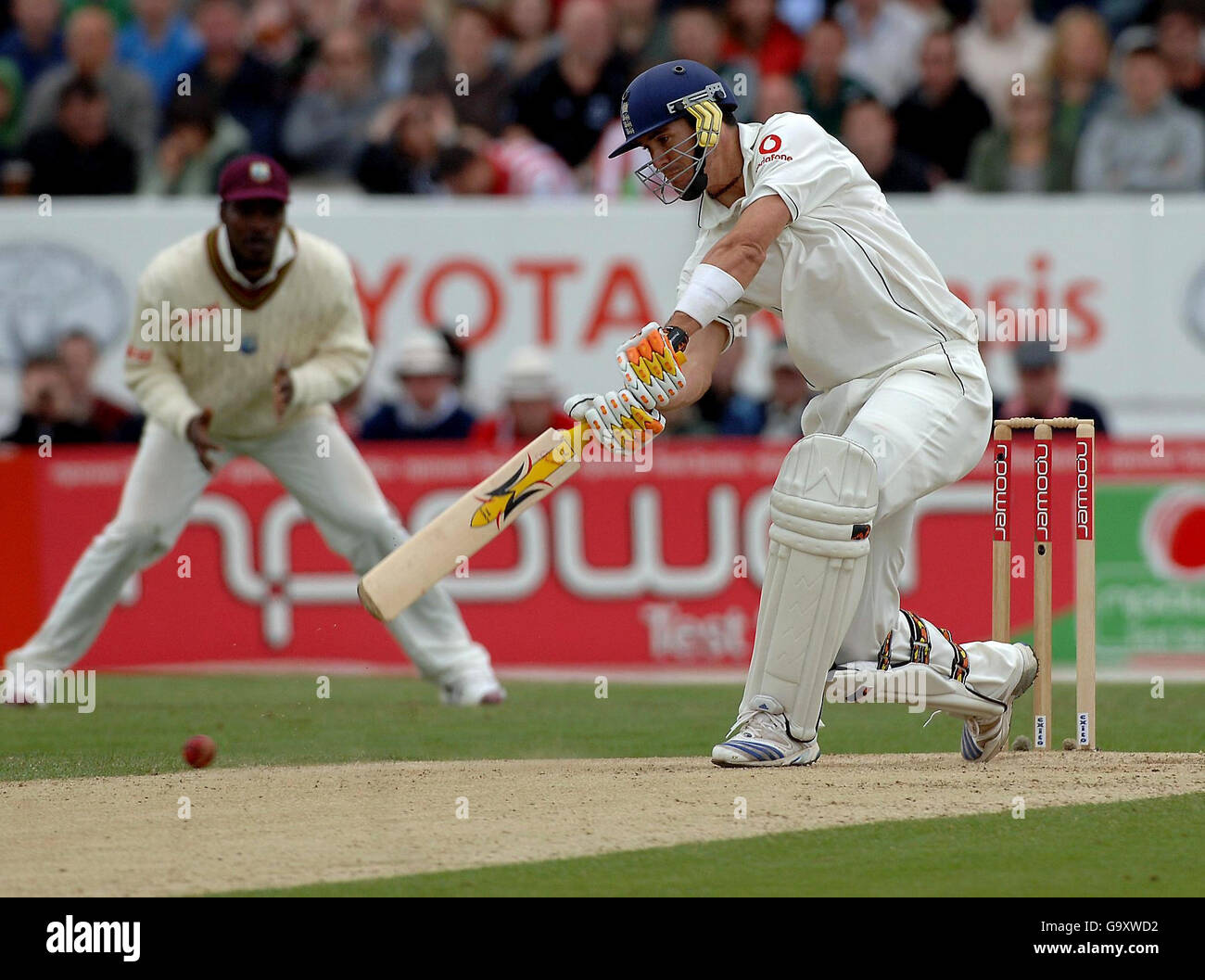 Kevin Pietersen, en Angleterre, est sorti pendant la deuxième journée du deuxième match de npower Test au terrain de cricket de Headingley, à Leeds. Banque D'Images