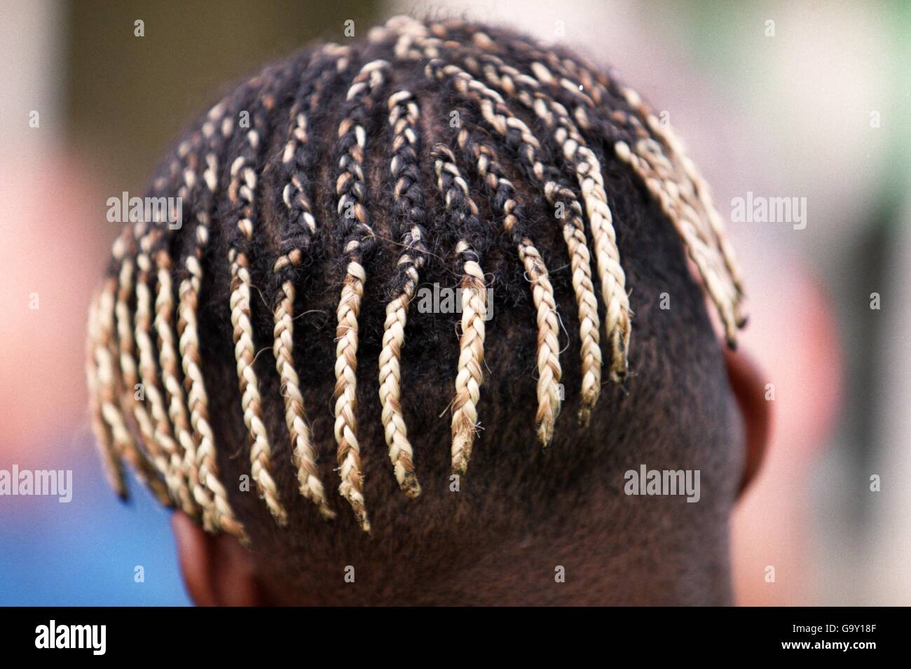 Soccer - FA Carling Premiership - Fulham. Coupe de cheveux de Louis Saha Banque D'Images