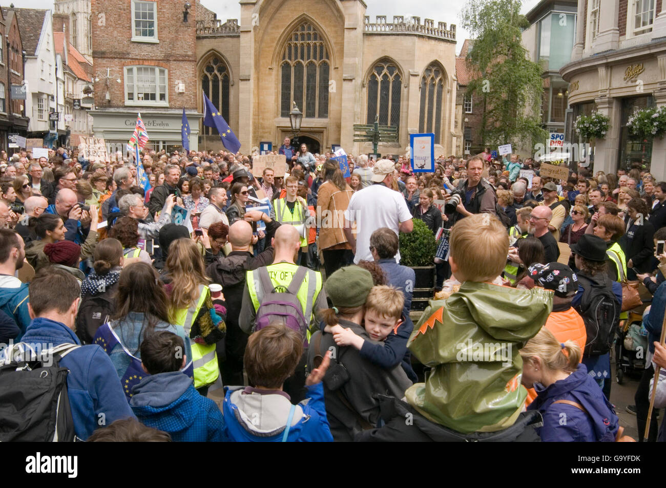 York, Royaume-Uni. 07 juillet, 2016. Brexit manifestation de protestation à York manifestants démontrant eu pro rester laisser voter référendum public le droit de protestation pacifique Crédit : picturesbyrob/Alamy Live News Banque D'Images
