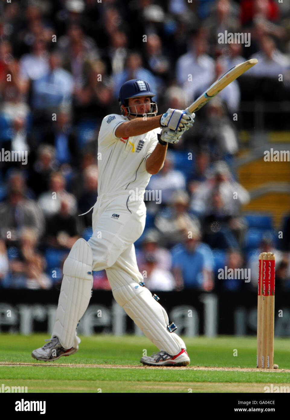 Cricket - npower second Test - Angleterre / Antilles - Premier jour - Headingley. Michael Vaughan, en Angleterre, frappe quatre personnes Banque D'Images