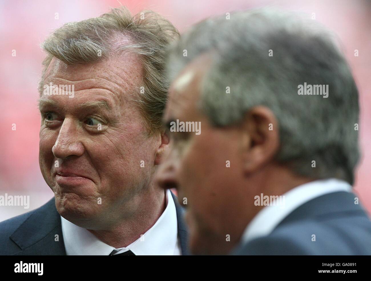 Football - International friendly - Angleterre v Brésil - Stade Wembley.Le directeur de l'Angleterre Steve McClaren et son assistant Terry Venactive Banque D'Images