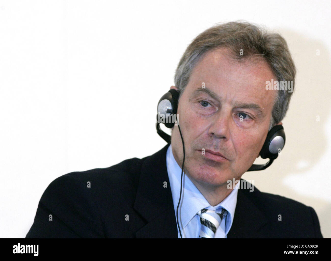 Le Premier ministre britannique Tony Blair s'adresse à une conférence des dirigeants islamiques internationaux à Londres. Banque D'Images