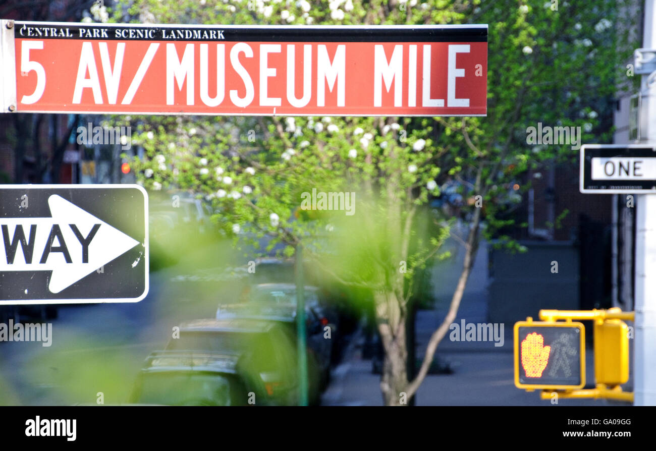 5ème Avenue Museum Mile street sign, New York City, New York, USA Banque D'Images