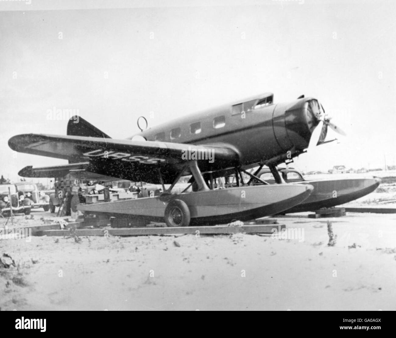 Image de la collection Ray Wagner, montrant un avion militaire pendant ...