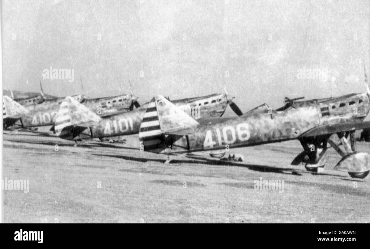 Cette image de la collection Ray Wagner représente un avion historique ...