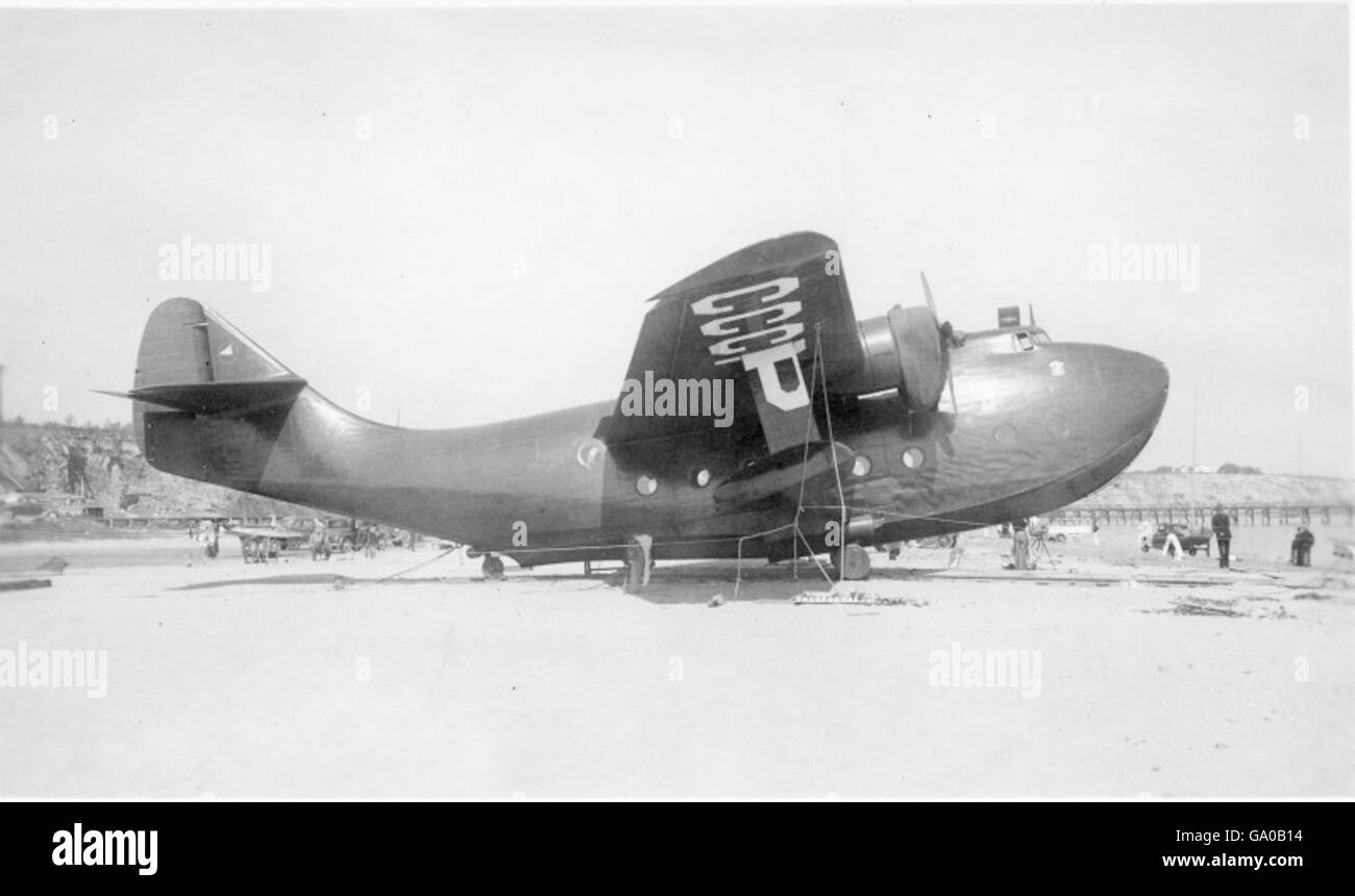 Image de la collection Ray Wagner représentant un avion militaire ...