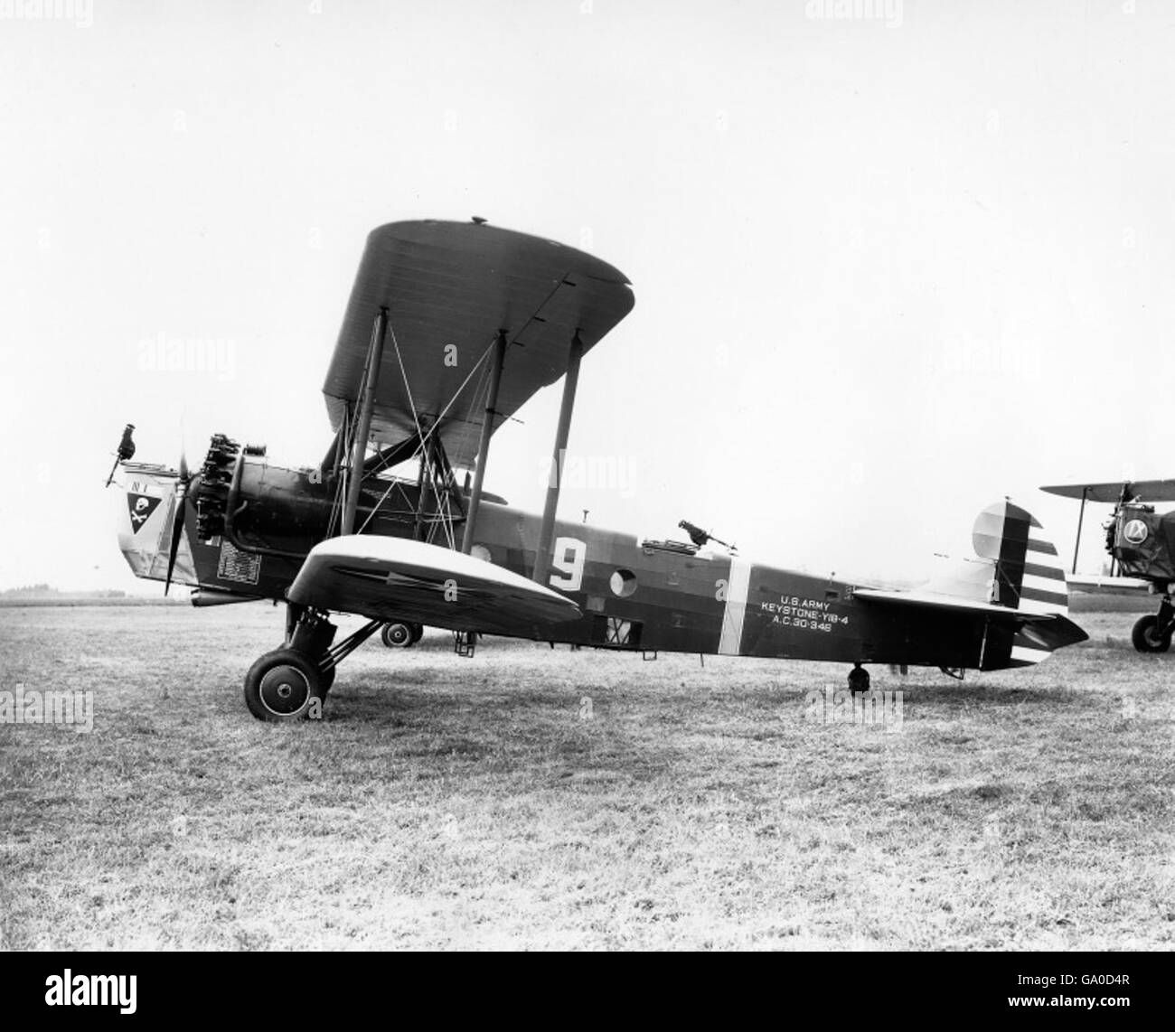 Image de la collection Ray Wagner, représentant un Grumman F6F Hellcat en vol pendant une mission de la seconde Guerre mondiale. Le F6F était un avion de chasse clé utilisé par l'US Navy sur le théâtre du Pacifique. Banque D'Images