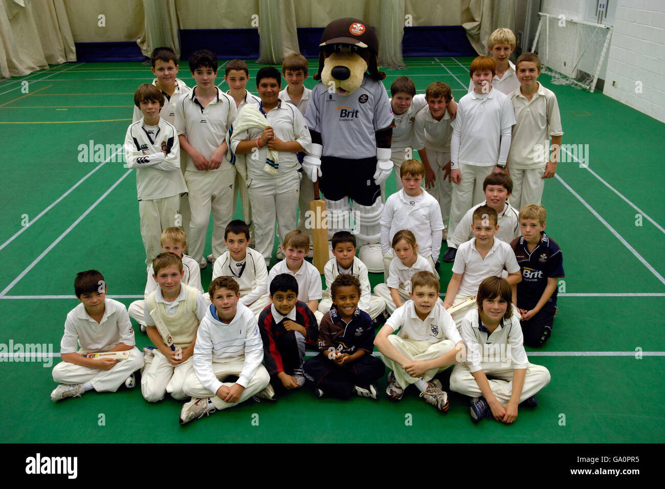 La Garde d'honneur a une session de filets dans le Ken Barrington centre de cricket en attendant la pluie À passer à l'ovale Brit Banque D'Images