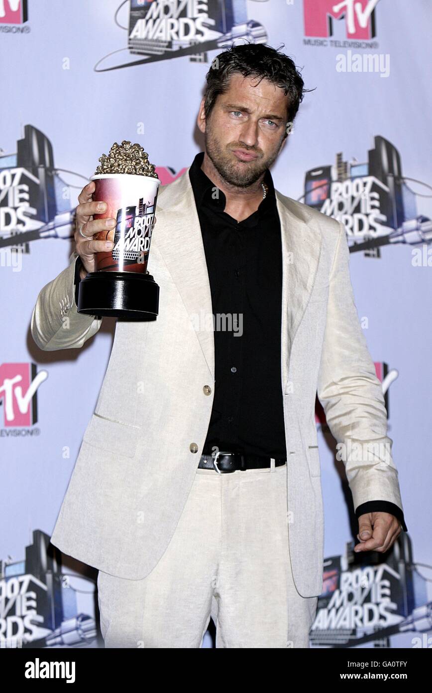 Gerard Butler a reçu le prix du meilleur combat pour son rôle en 300 lors des MTV Movie Awards 2007 à l'amphithéâtre Gibson, Universal City, Los Angeles. Banque D'Images