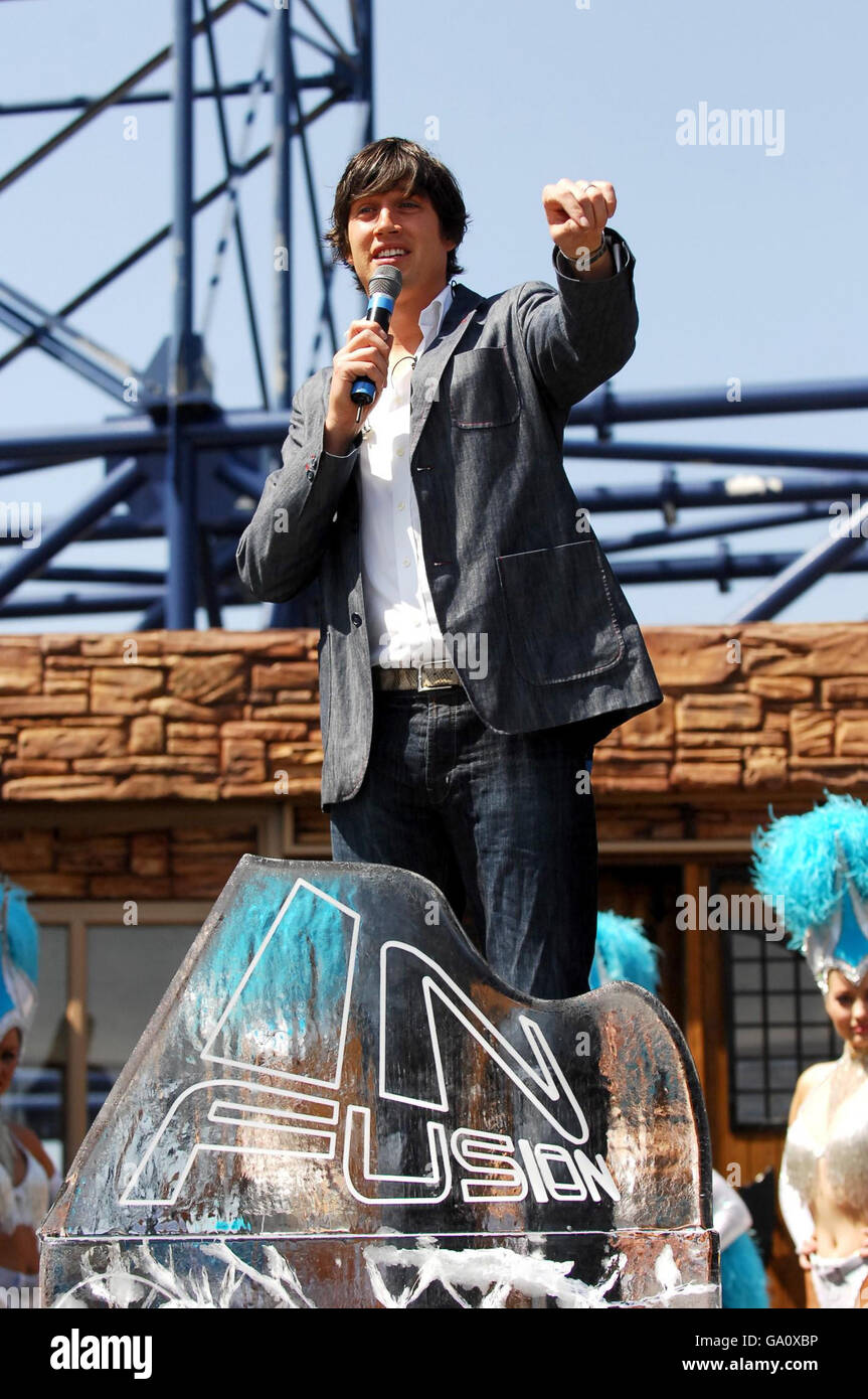 Vernon Kay Infusion Rollercoaster lancer - Blackpool Banque D'Images