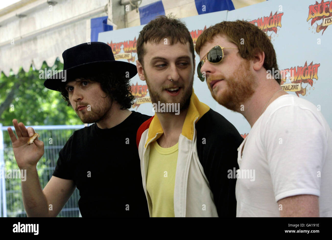 Festival de l'île de Wight 2007.USAGE ÉDITORIAL SEULEMENT : Fratellis Backstage au Festival de l'île de Wight à Seaclose Park. Banque D'Images