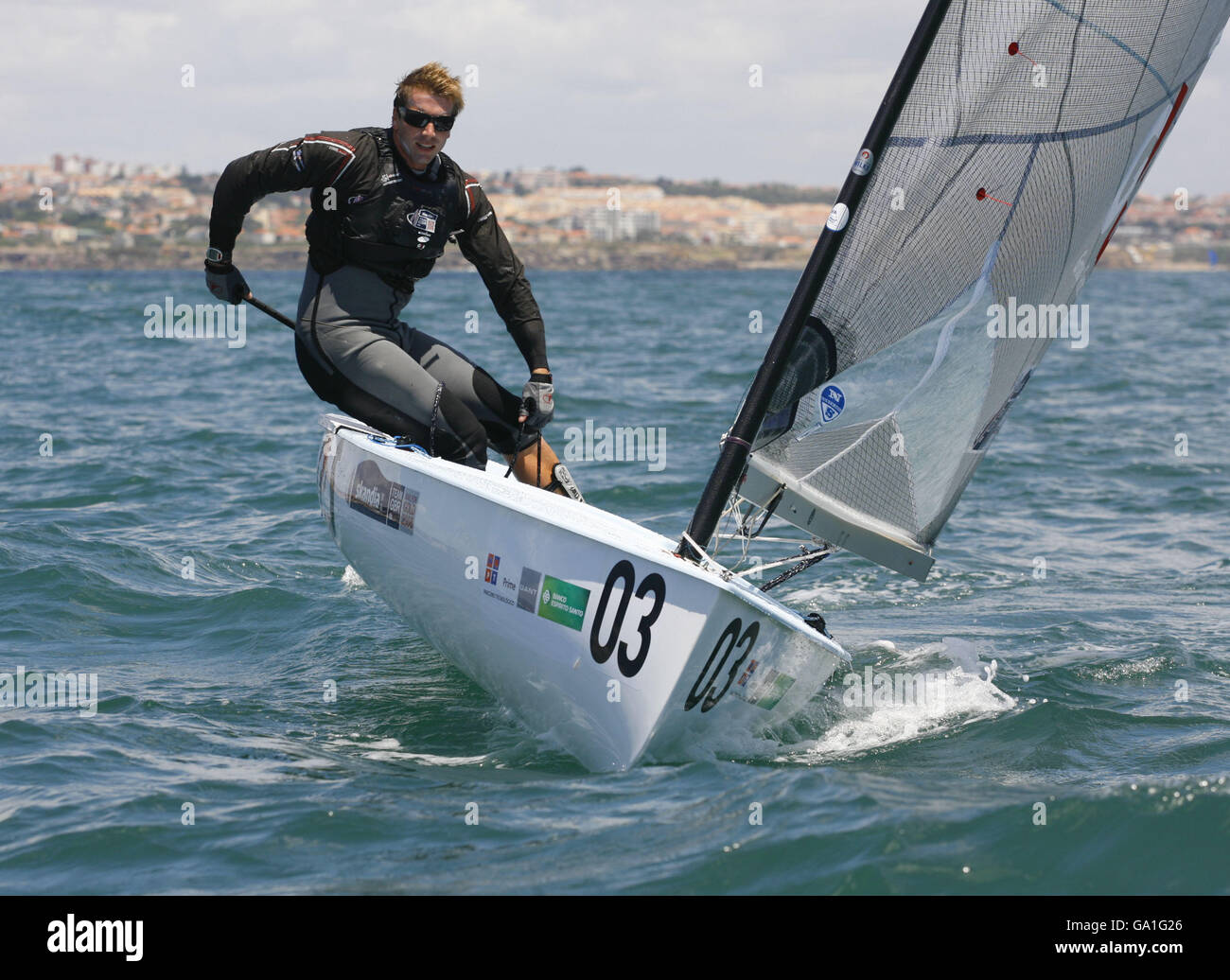 L'équipe olympique britannique de voile espère Ed Wright en action dans sa classe Finn dingy à Cascais, Portugal où il est sur le point de participer aux Championnats du monde de voile de la FIAS. APPUYEZ SUR ASSOCIATION photo. Date de la photo: Mercredi 20 juin 2007. Banque D'Images