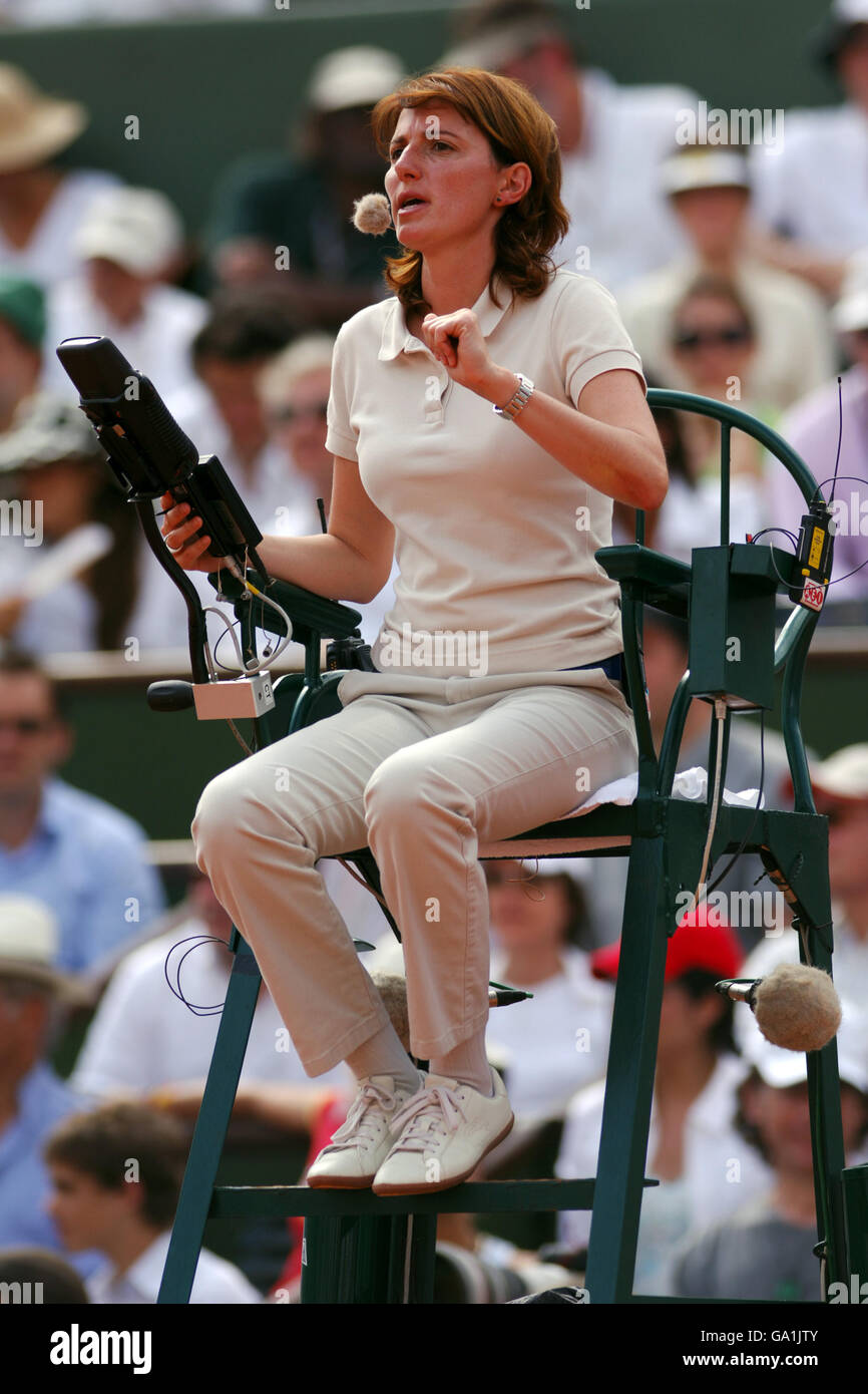 Sandra de Jenken ompires la finale de la mens entre Rafael Nadal Et Roger Federer Banque D'Images