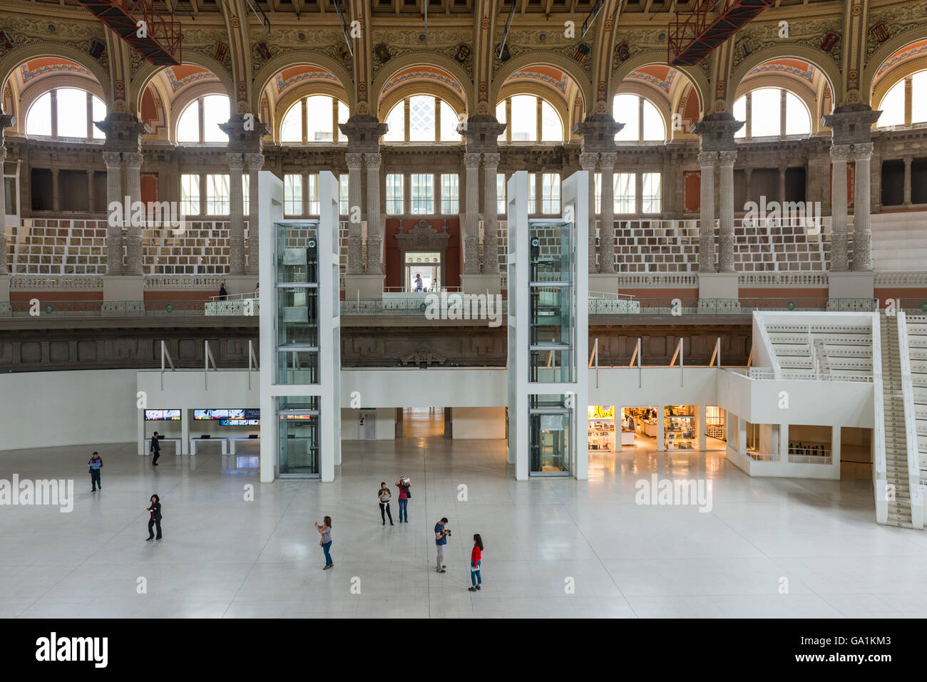 Intérieur du Musée National d'Art de Catalogne, Barcelone. La Salle ovale Banque D'Images