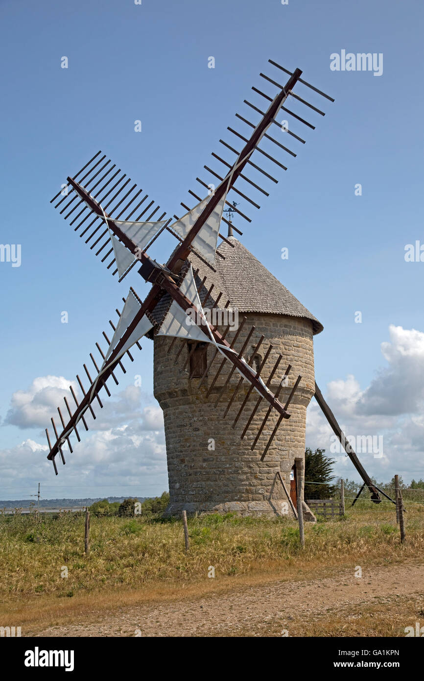 Ancien moulin moulin de la falaise de Batz-sur-mer france Banque D'Images