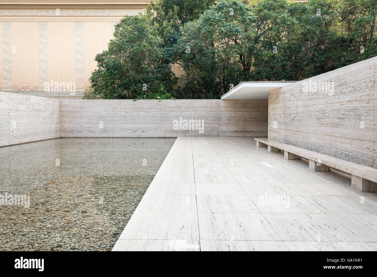 Célèbre Pavillon de Barcelone par l'architecte allemand Mies van der Rohe. Banque D'Images