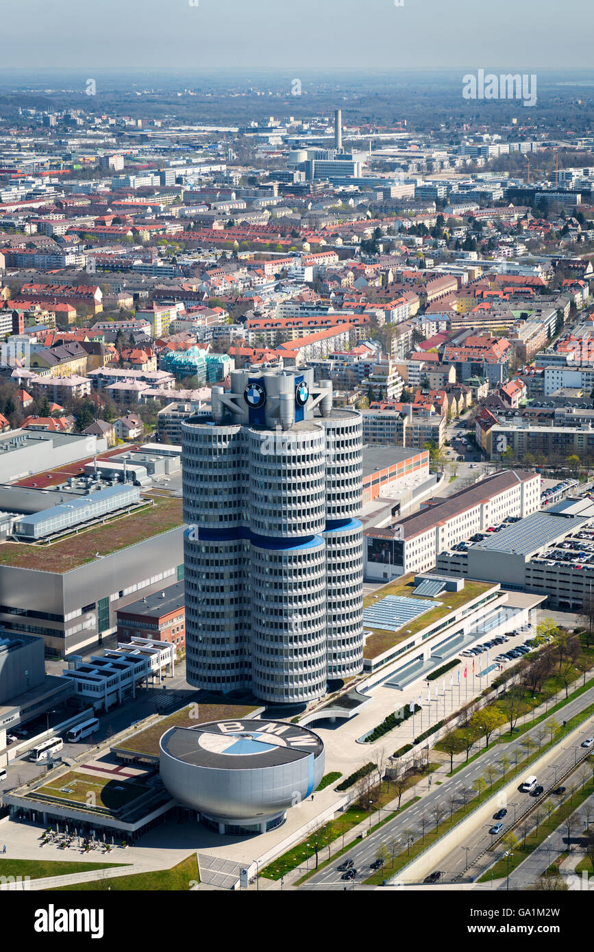 Le Musée BMW est un musée de l'automobile à Munich, Allemagne Banque D'Images