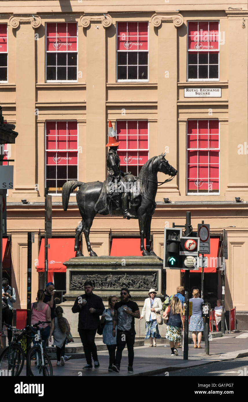 Statue du duc de Wellington avec circulation cône sur la tête, Royal Exchange Square, Glasgow, Écosse, Royaume-Uni, Banque D'Images