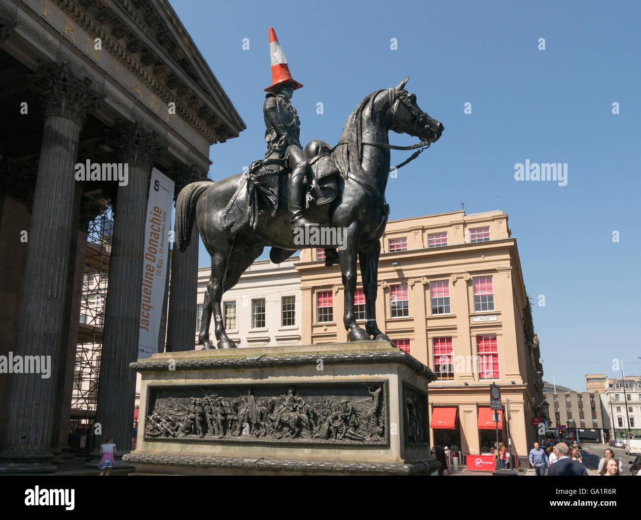 Statue du duc de Wellington avec circulation cône sur la tête, Royal Exchange Square, Glasgow, Écosse, Royaume-Uni, Banque D'Images