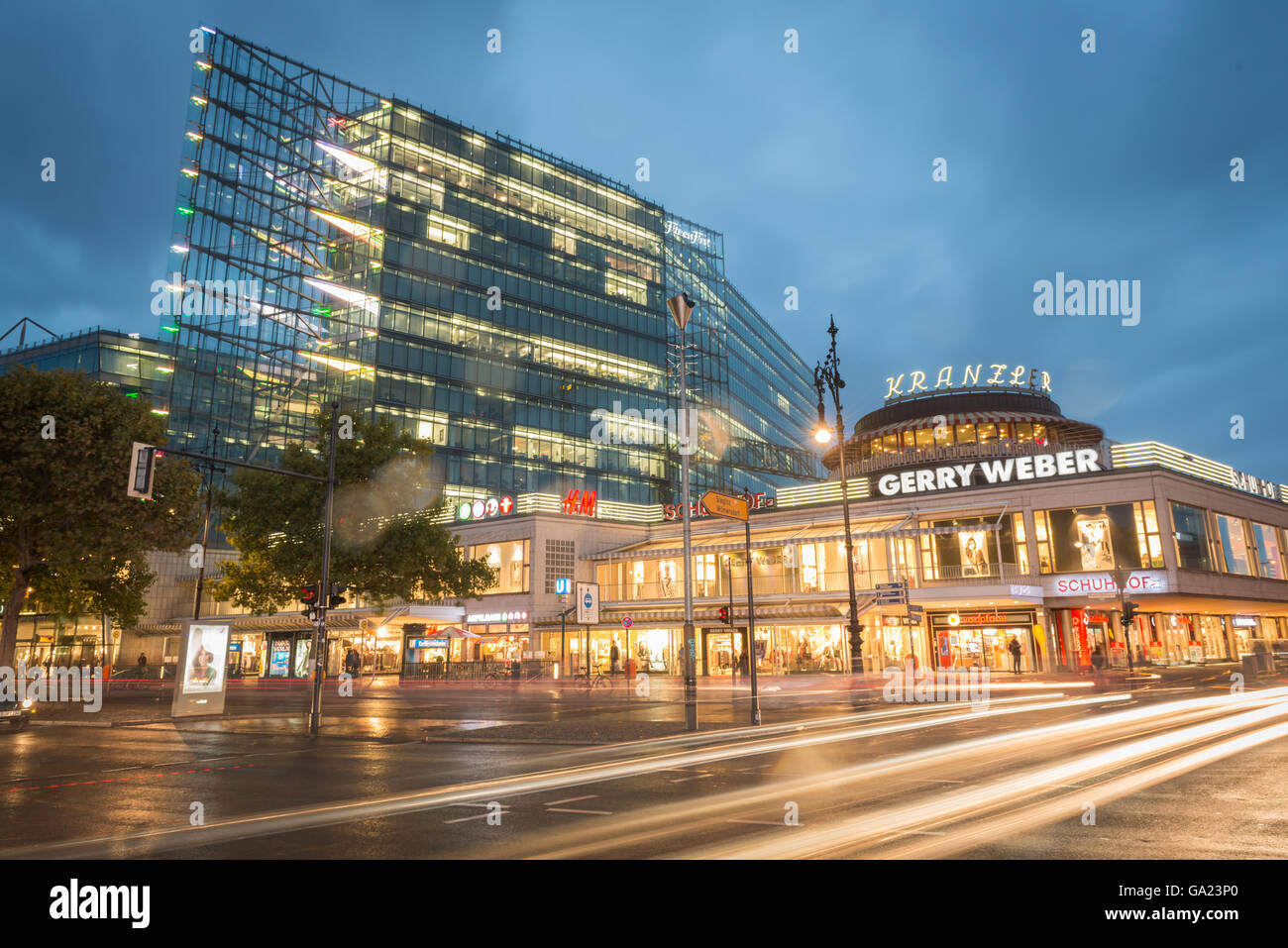 Shopping mall Kranzler Eck, Berlin Banque D'Images