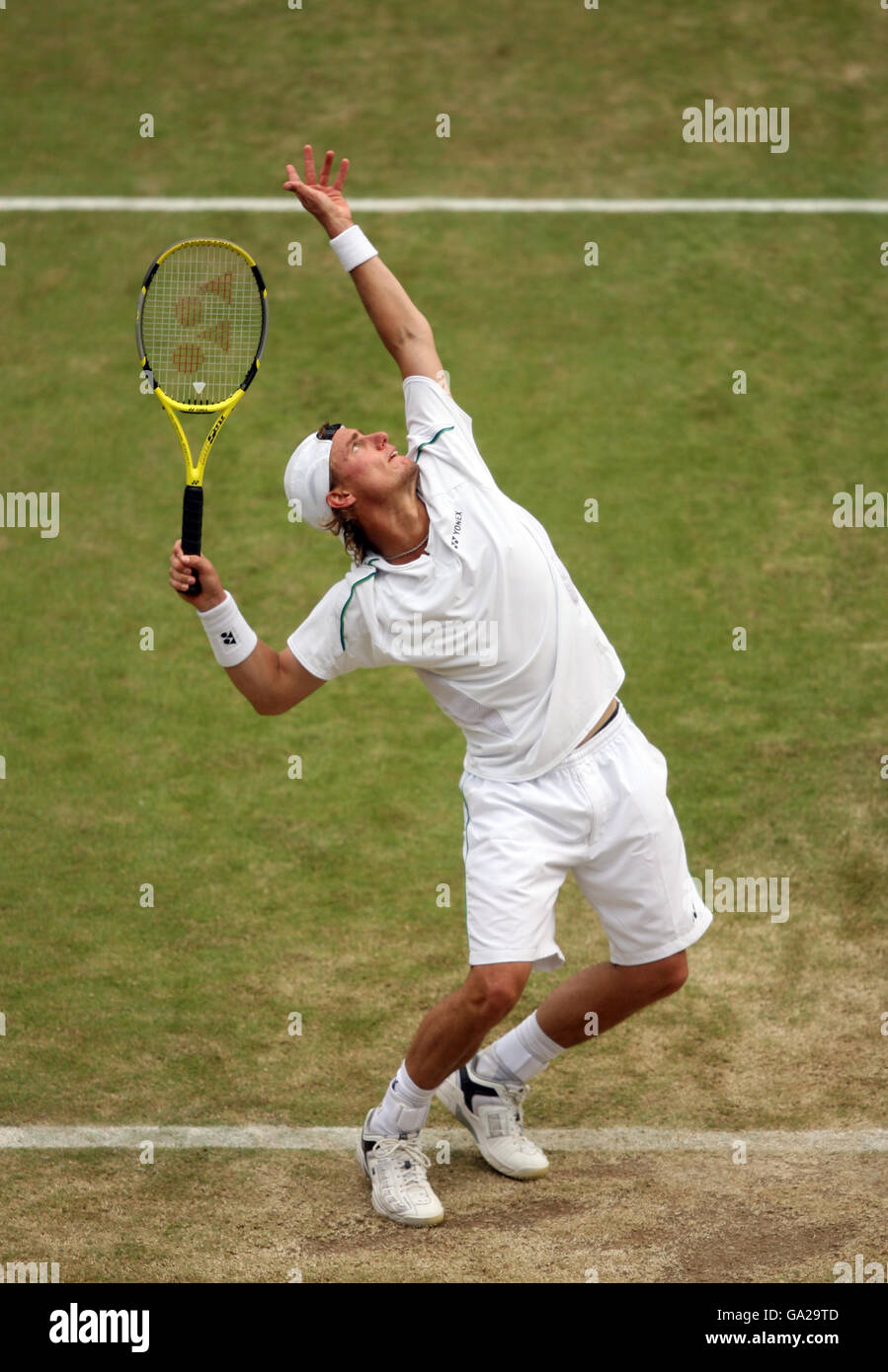 Tennis - Championnat de Wimbledon 2007 - jour 10 - All England Club. Lleyton Hewitt en action contre Novak Djokovic Banque D'Images