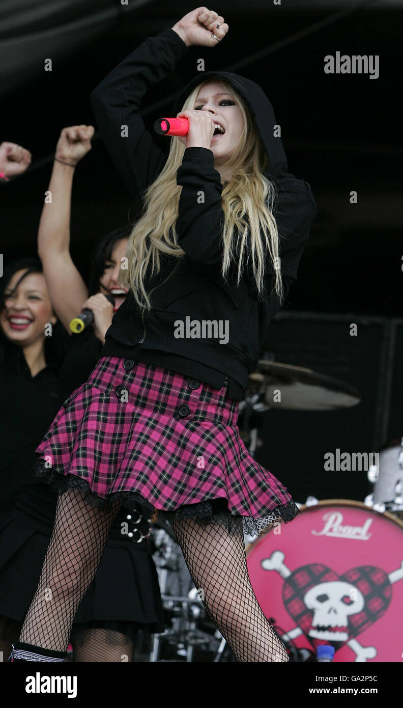Avril Lavigne se présente au festival de musique T in the Park à Kinross en  Écosse Photo Stock - Alamy
