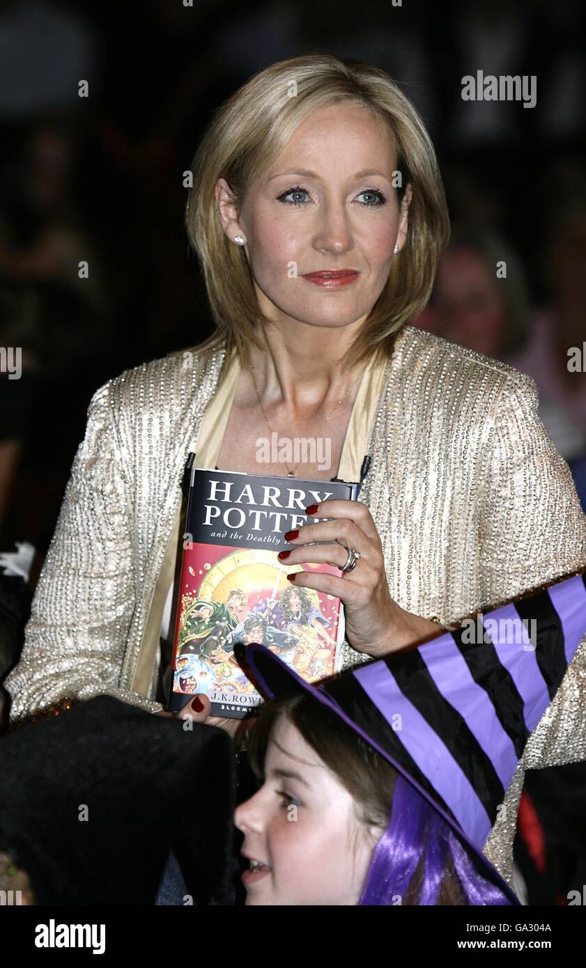 JK Rowling Book Signing - Londres.JK Rowling au lancement de Harry Potter et des Deathly Hows au Musée d'Histoire naturelle de Londres Banque D'Images