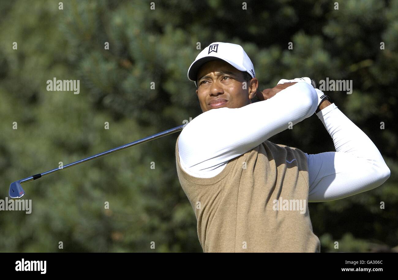 Tiger Woods en action pendant le Championnat d'Open au Carnoustie Golf Links en Ecosse de l'est. , PAS D'UTILISATION DE TÉLÉPHONE MOBILE Banque D'Images