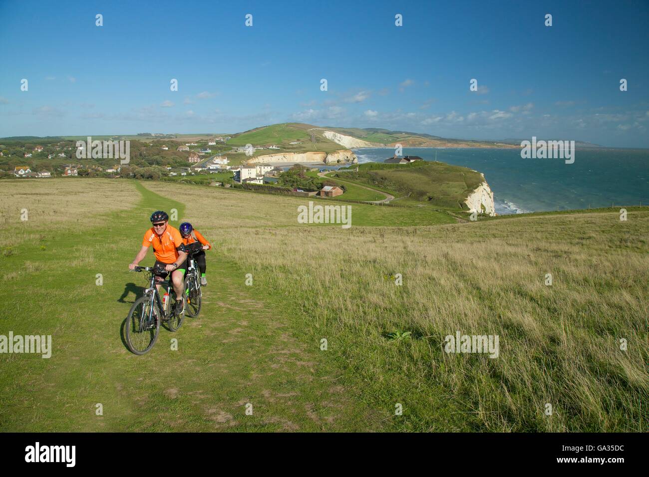 Les cyclistes sur Tennyson Down, près de Freshwater Bay, île de Wight, Angleterre, RU, FR Banque D'Images
