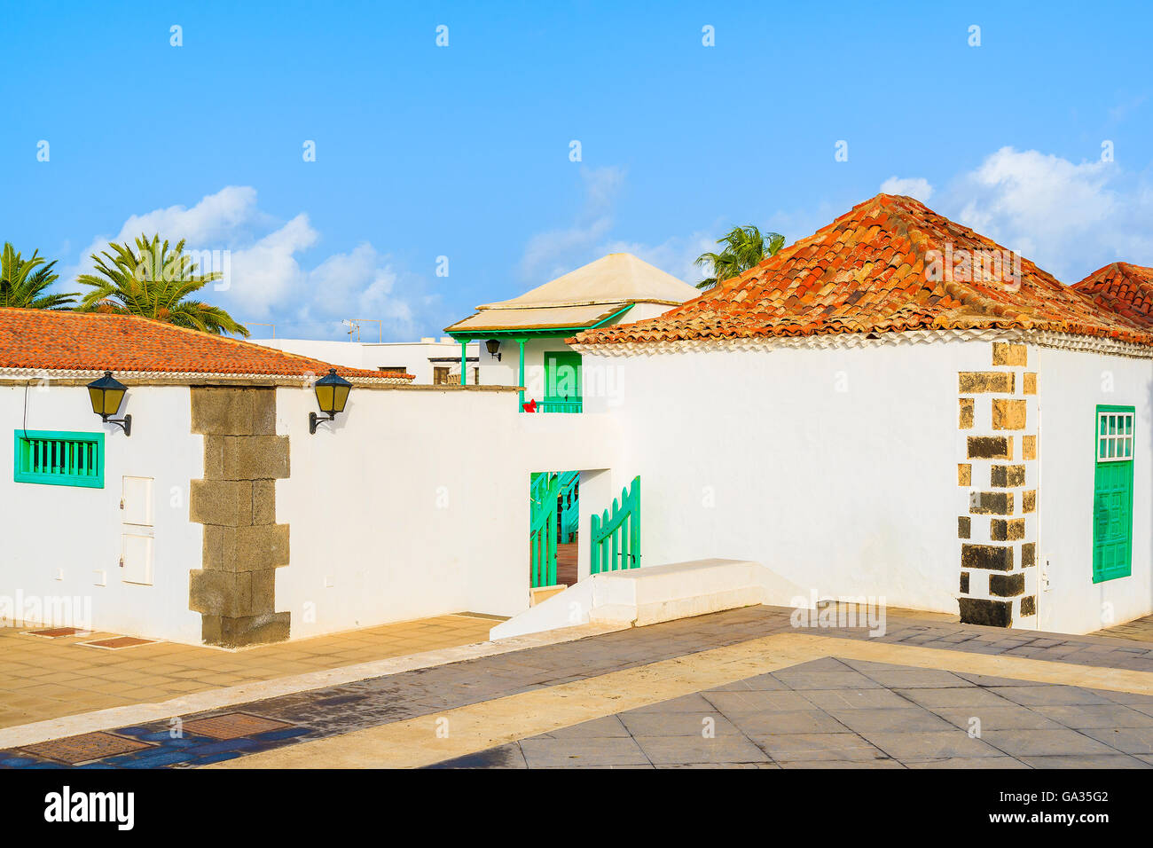Maisons de style Canarien typique village Yaiza, Lanzarote, îles Canaries, Espagne Banque D'Images
