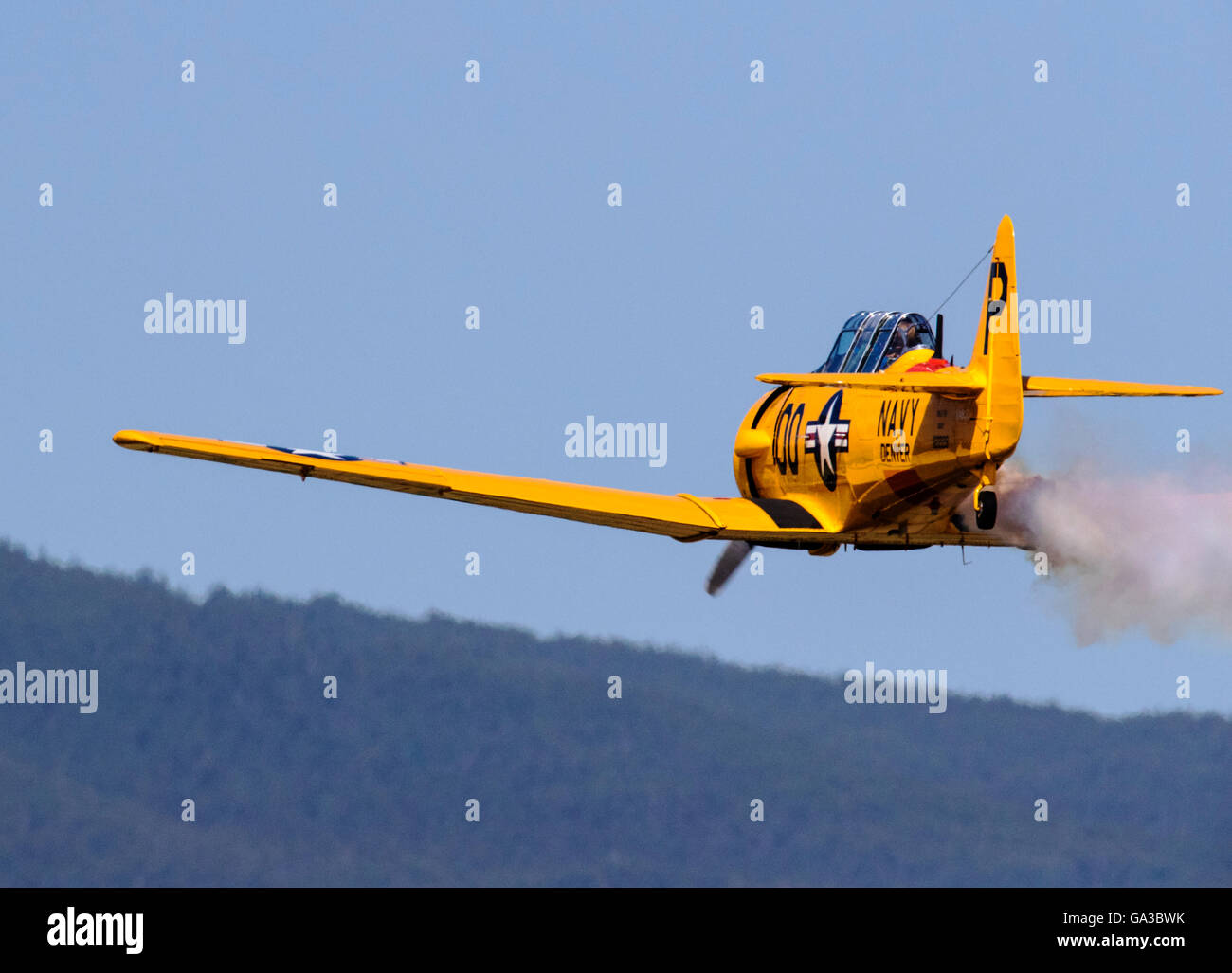 SNJ-7B, modèle Navy approche formateur d'atterrissage ; Antique et des avions modernes à l'assemblée annuelle ; CO Salida ArtWalk Fly-In event Banque D'Images