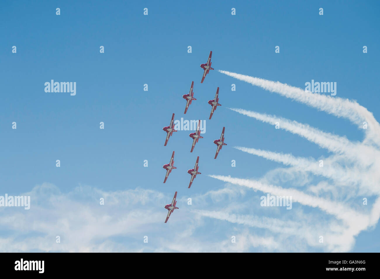 Les Snowbirds des Forces canadiennes, Canadair CT-114 Tutor, Envolées, Springbank Springbank, Alberta, Canada Banque D'Images