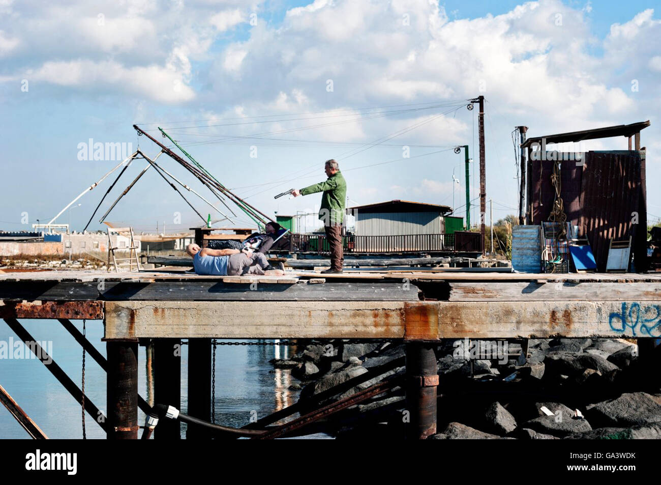 Suburra est 2015 néo-italien film noir réalisé par Stefano Sollima, basé sur le roman de Carlo Bonini et Giancarlo de Cataldo du même titre. Cette photo est pour un usage éditorial uniquement et est l'auteur de la société film et/ou le photographe attribué par le film ou la société de production et ne peut être reproduite que par des publications dans le cadre de la promotion du film ci-dessus. Un crédit obligatoire pour l'entreprise de film est nécessaire. Le photographe devrait également être portés lorsqu'il est connu. Banque D'Images