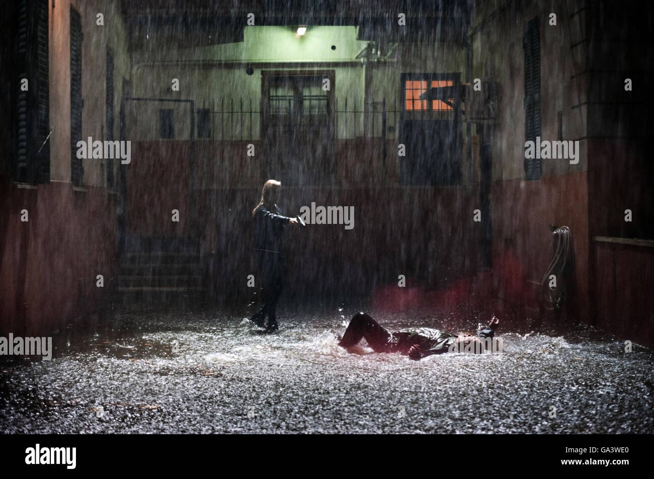 Suburra est 2015 néo-italien film noir réalisé par Stefano Sollima, basé sur le roman de Carlo Bonini et Giancarlo de Cataldo du même titre. Cette photo est pour un usage éditorial uniquement et est l'auteur de la société film et/ou le photographe attribué par le film ou la société de production et ne peut être reproduite que par des publications dans le cadre de la promotion du film ci-dessus. Un crédit obligatoire pour l'entreprise de film est nécessaire. Le photographe devrait également être portés lorsqu'il est connu. Banque D'Images