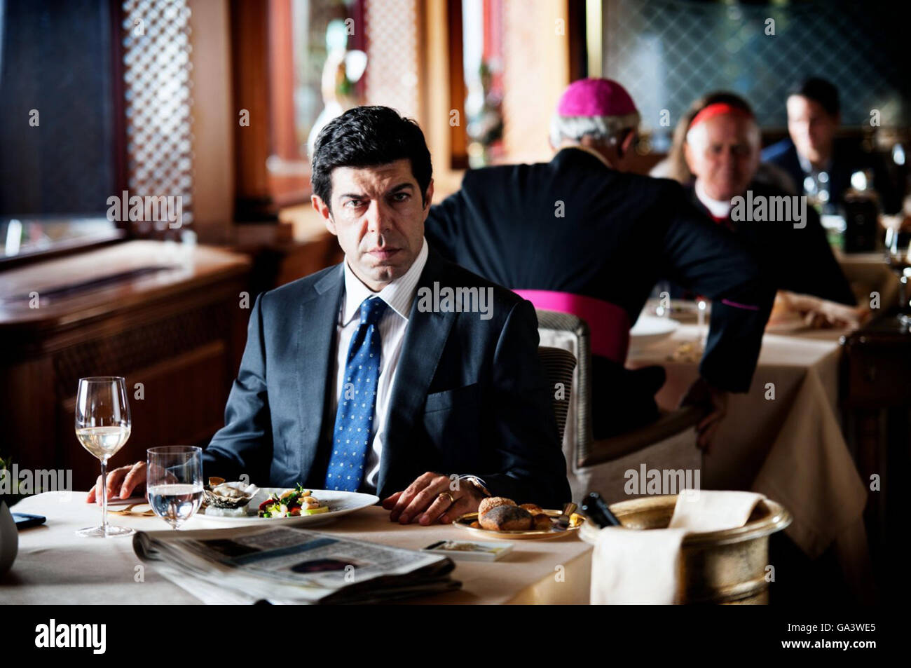 Suburra est 2015 néo-italien film noir réalisé par Stefano Sollima, basé sur le roman de Carlo Bonini et Giancarlo de Cataldo du même titre. Cette photo est pour un usage éditorial uniquement et est l'auteur de la société film et/ou le photographe attribué par le film ou la société de production et ne peut être reproduite que par des publications dans le cadre de la promotion du film ci-dessus. Un crédit obligatoire pour l'entreprise de film est nécessaire. Le photographe devrait également être portés lorsqu'il est connu. Banque D'Images