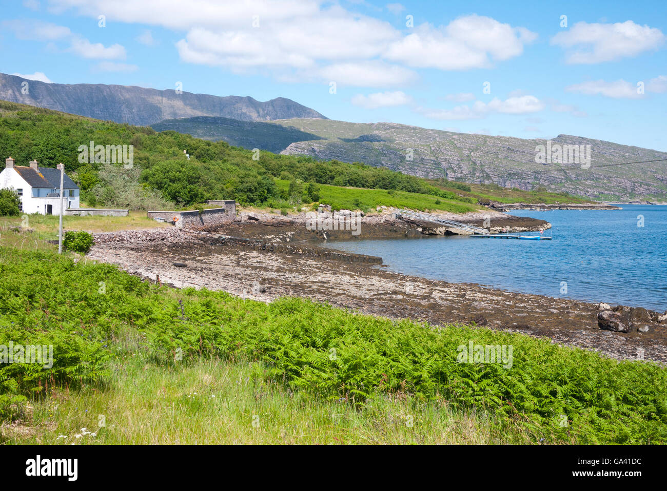Crofts désertés sur l'île Martin, Loch Canaird, Highlands, Écosse, Royaume-Uni Banque D'Images