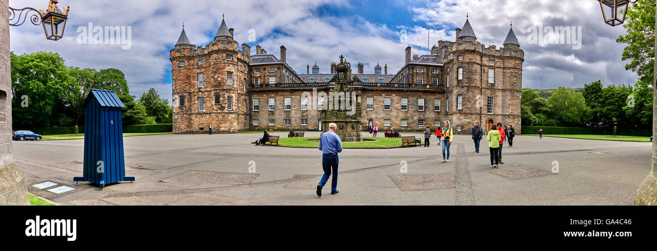 Le palais de Holyroodhouse, est la résidence officielle de la monarchie britannique en Ecosse Banque D'Images