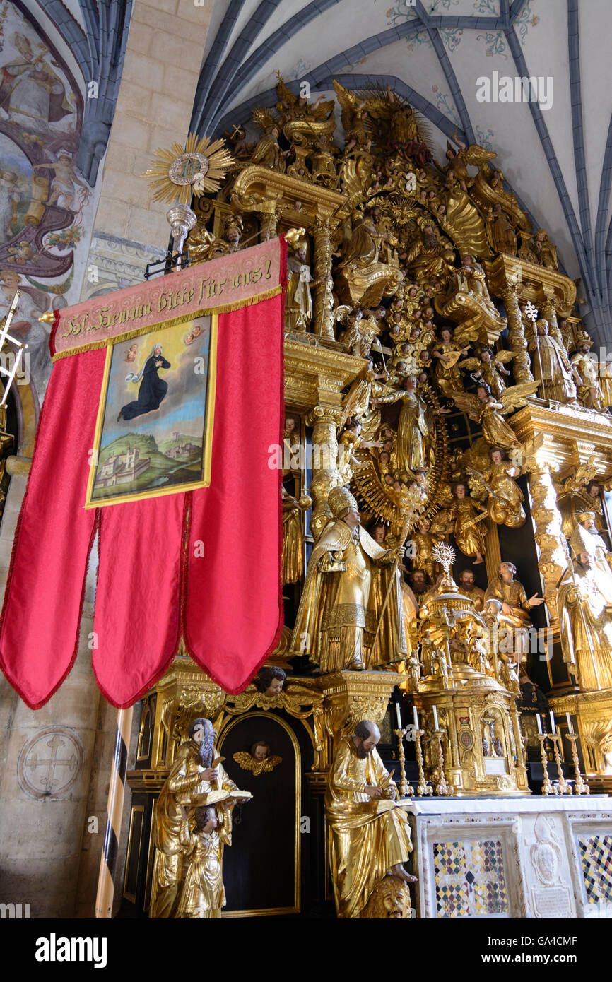 La Cathédrale de Gurk : autel avec une bannière de l'église avec le saint Hemma de Gurk, Gurk, Autriche, Carinthie, Styrie, Banque D'Images