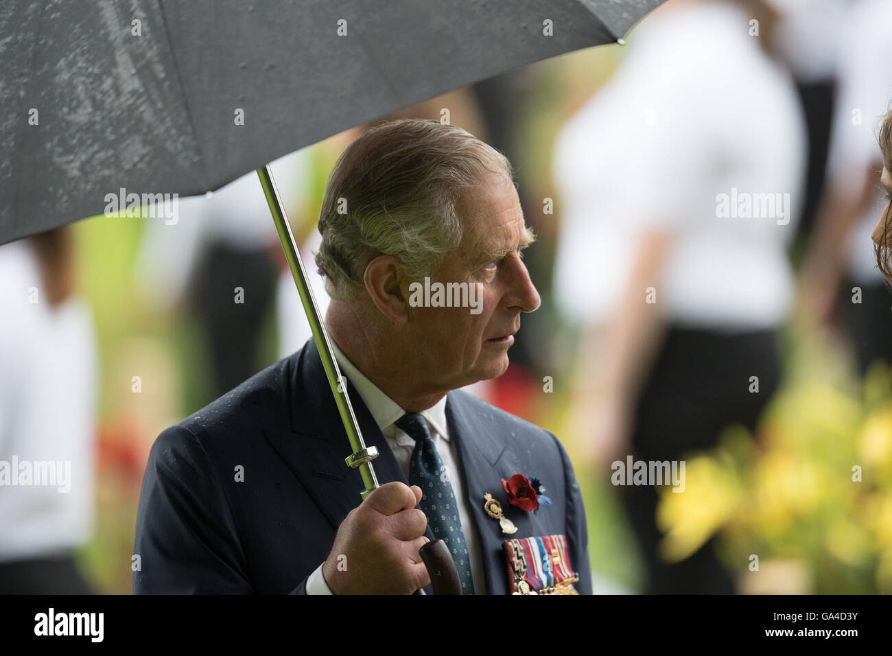Le Prince Charles de Grande-Bretagne s'occupe le 100e anniversaire du centenaire du début de la bataille de l'Theipval dans certains, France Banque D'Images