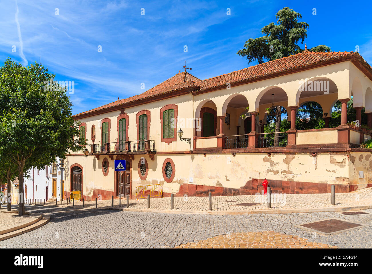 Bâtiments historiques dans la vieille ville de Silves, Portugal Banque D'Images