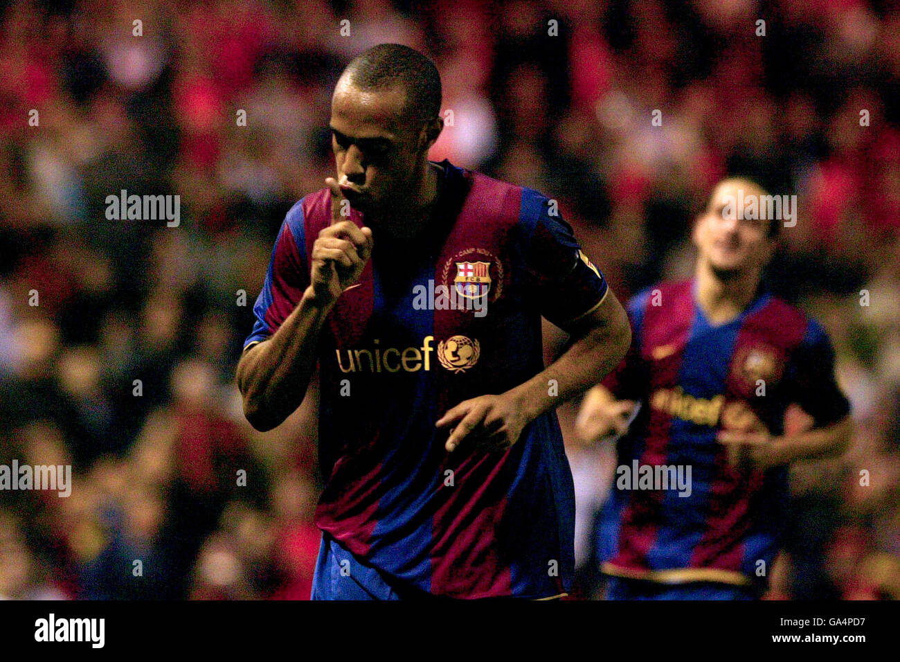 Football - amical - Dundee United / Barcelone - Tannadice Park.Thierry Henry, de Barcelone, célèbre son but lors du match amical d'avant-saison contre Dundee United au parc Tannadice, Dundee. Banque D'Images